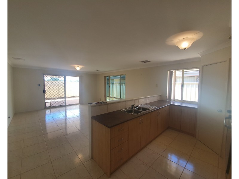 14 Evella Cove, Lakelands WA 6180