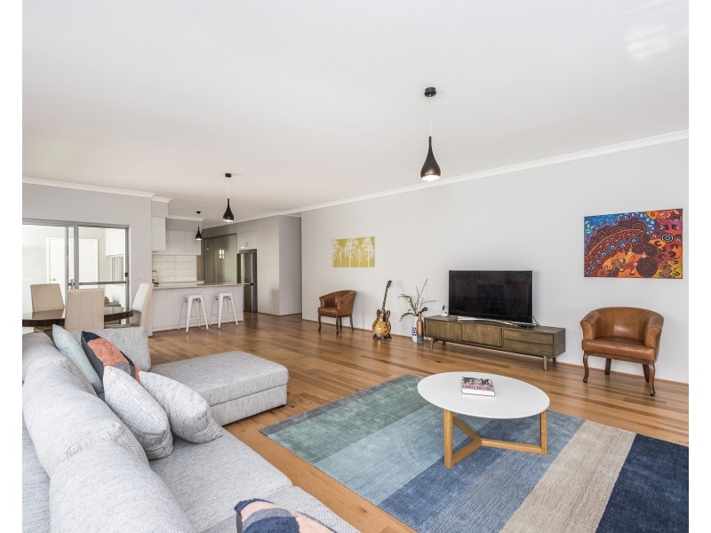 23  Whimbrel Crescent, Coodanup WA 6210