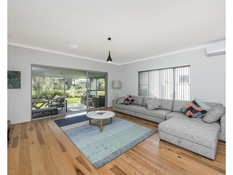 23  Whimbrel Crescent, Coodanup WA 6210