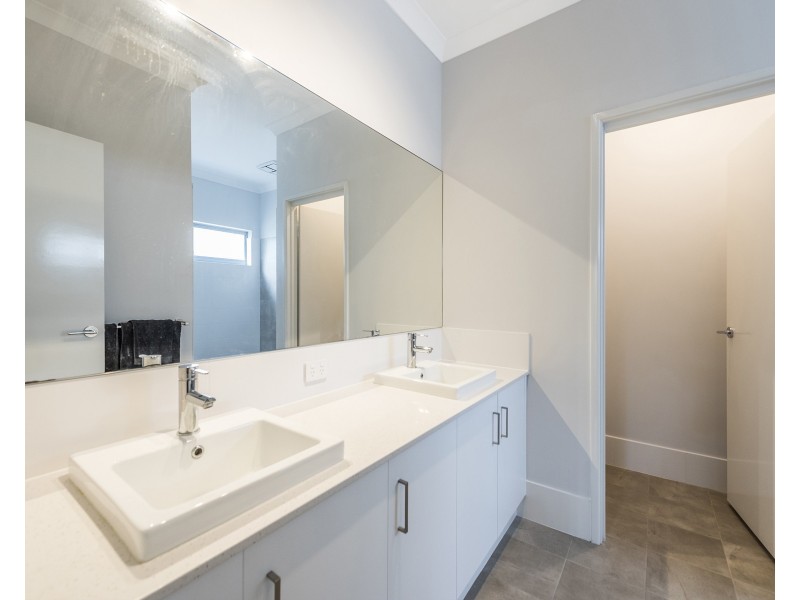 23  Whimbrel Crescent, Coodanup WA 6210