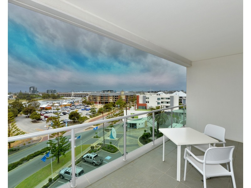 404/16 Dolphin Drive, Mandurah WA 6210
