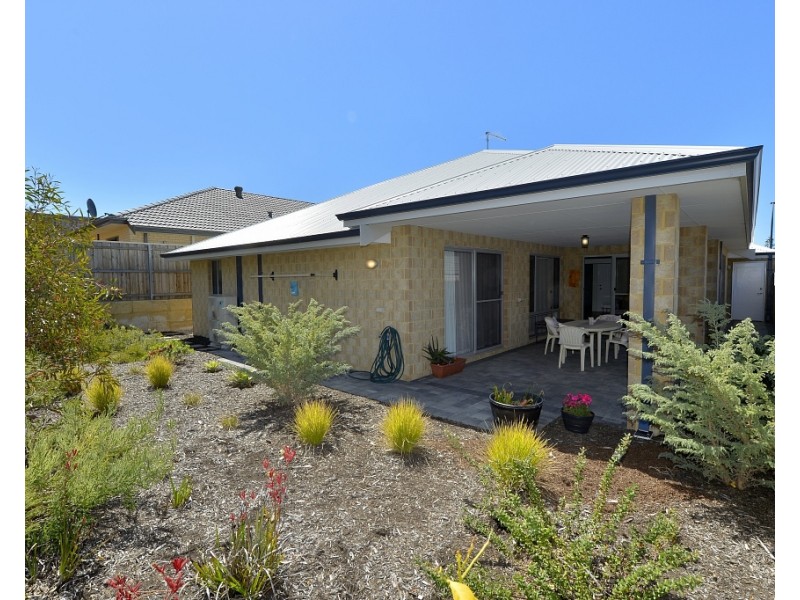 15 Teneriffe Rise, Halls Head WA 6210