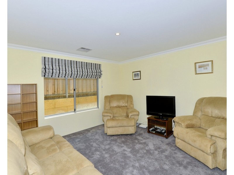 15 Teneriffe Rise, Halls Head WA 6210