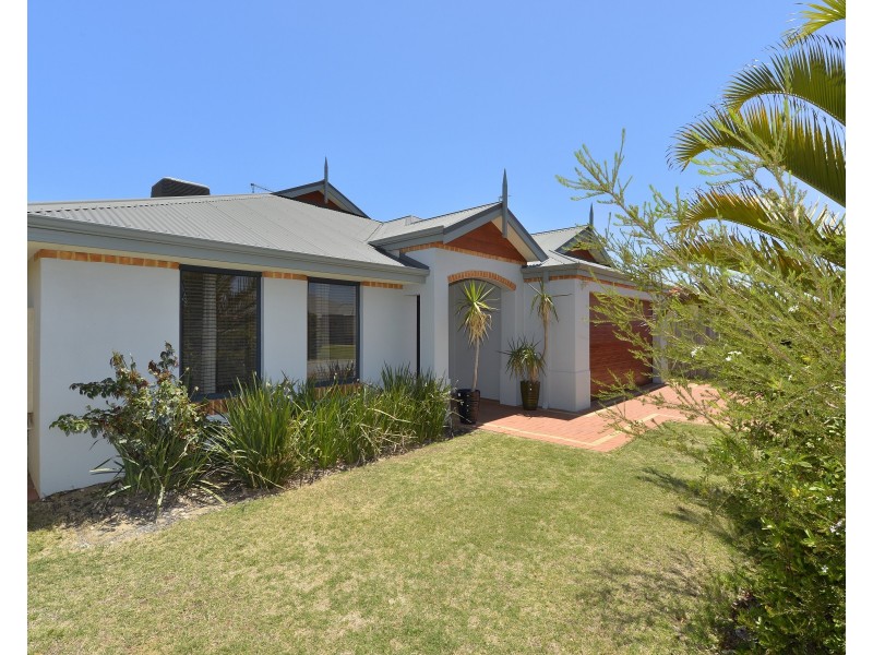 3 Honeymyrtle Grange, Halls Head WA 6210