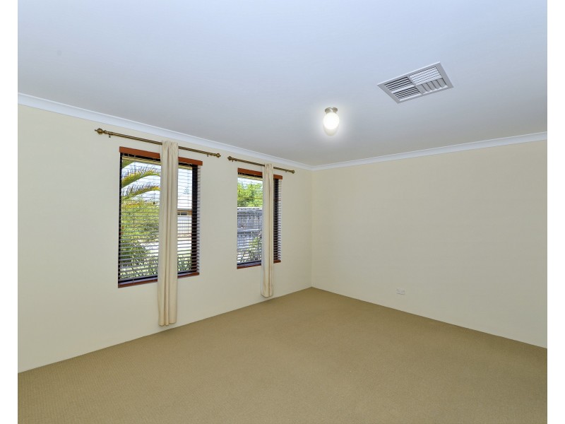 3 Honeymyrtle Grange, Halls Head WA 6210
