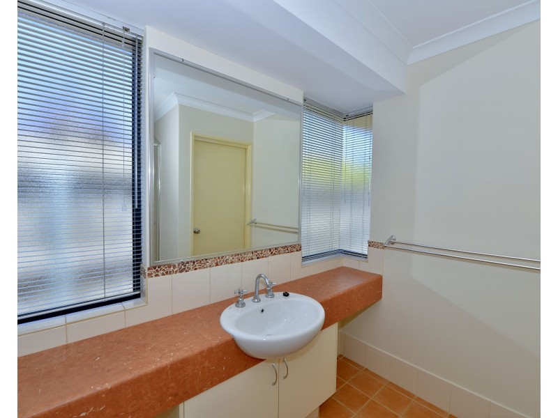 3 Honeymyrtle Grange, Halls Head WA 6210