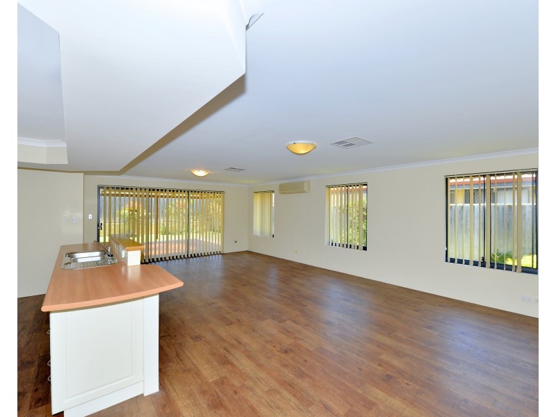 3 Honeymyrtle Grange, Halls Head WA 6210