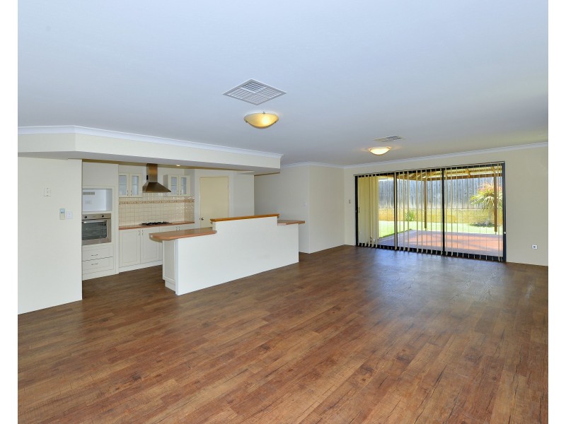 3 Honeymyrtle Grange, Halls Head WA 6210