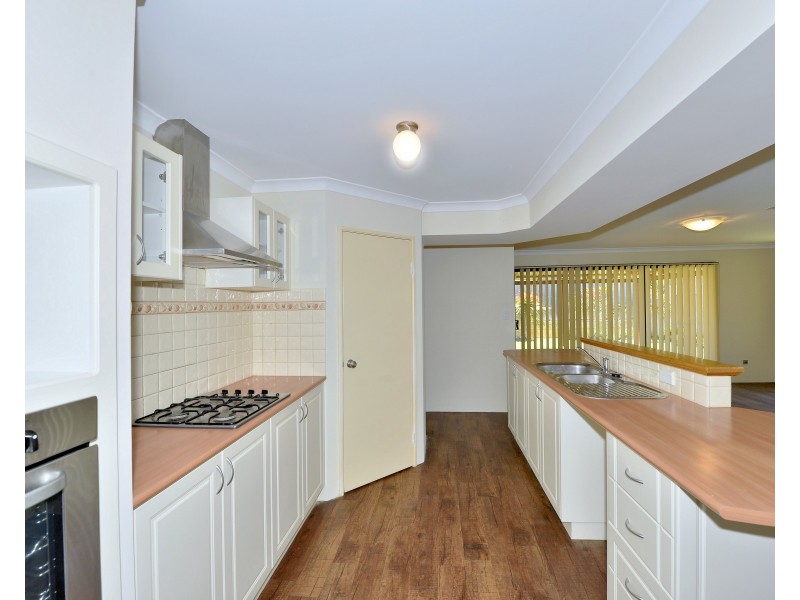 3 Honeymyrtle Grange, Halls Head WA 6210