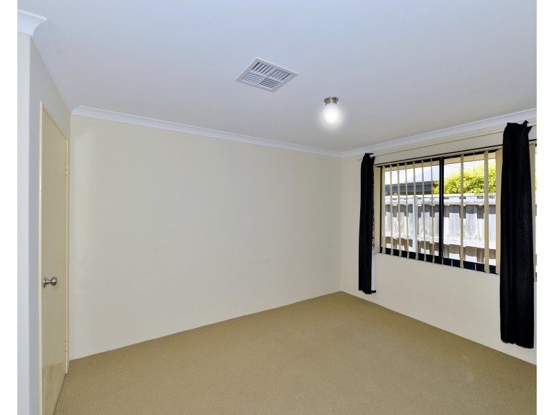 3 Honeymyrtle Grange, Halls Head WA 6210