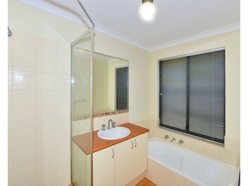 3 Honeymyrtle Grange, Halls Head WA 6210