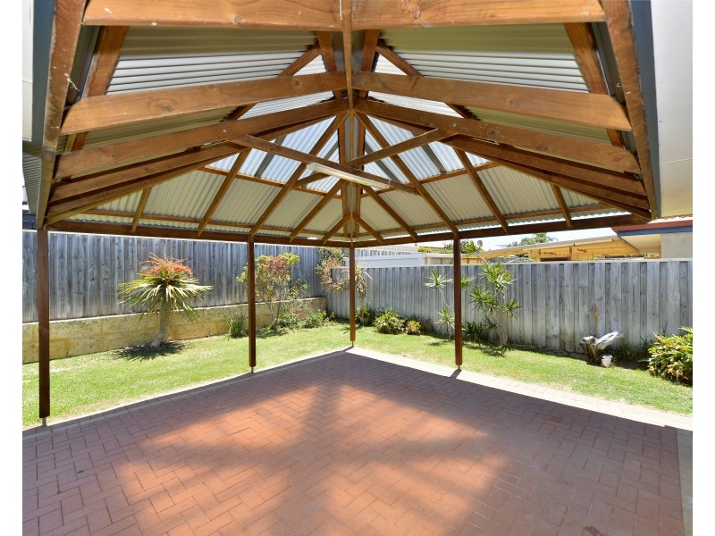 3 Honeymyrtle Grange, Halls Head WA 6210