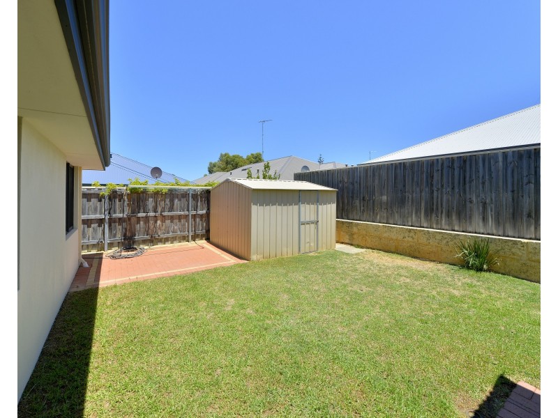 3 Honeymyrtle Grange, Halls Head WA 6210