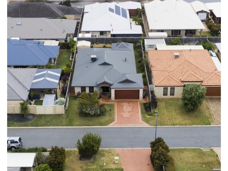 3 Honeymyrtle Grange, Halls Head WA 6210