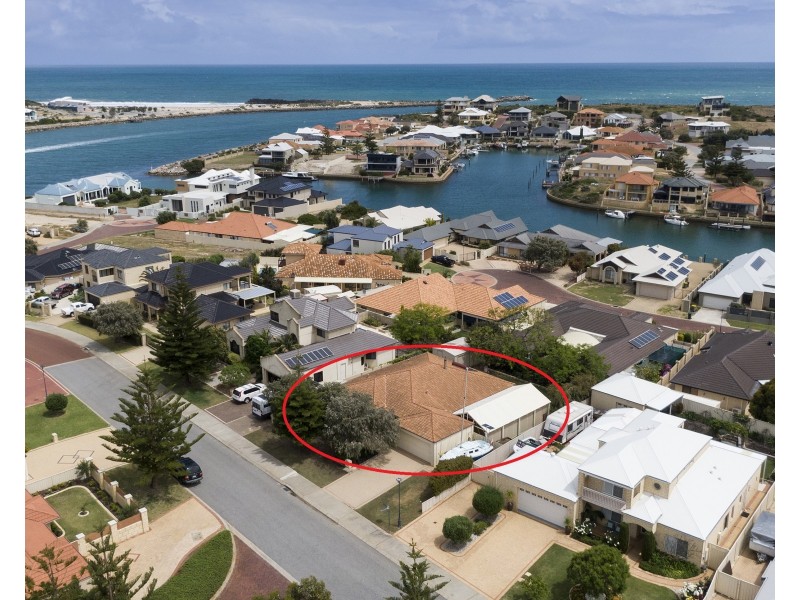 10 Batavia Avenue, Wannanup WA 6210