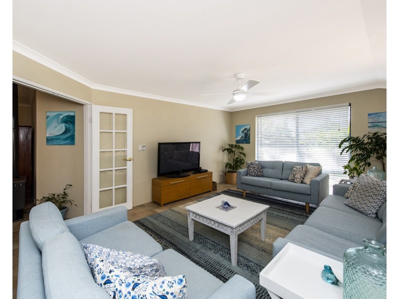 10 Batavia Avenue, Wannanup WA 6210