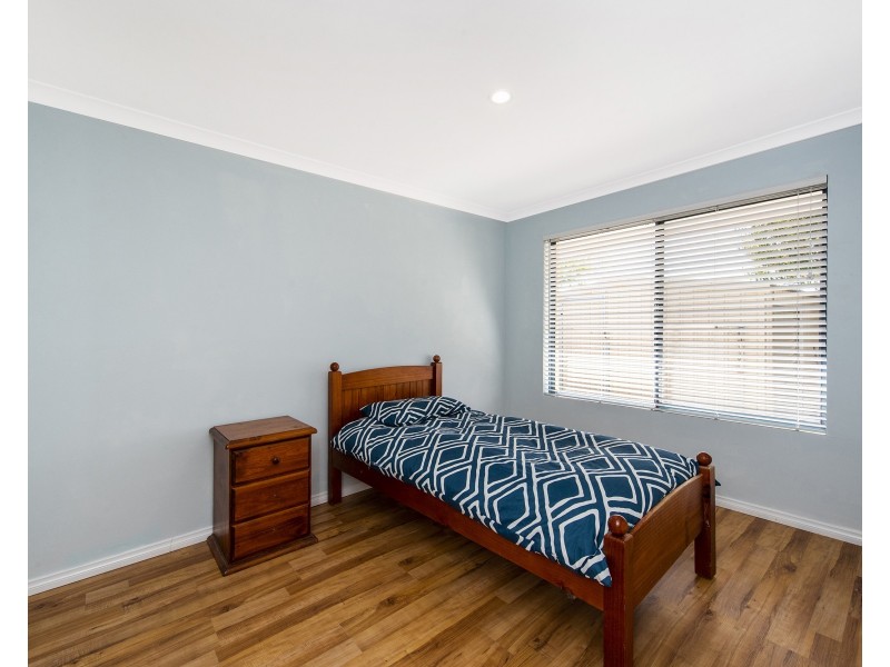 10 Batavia Avenue, Wannanup WA 6210