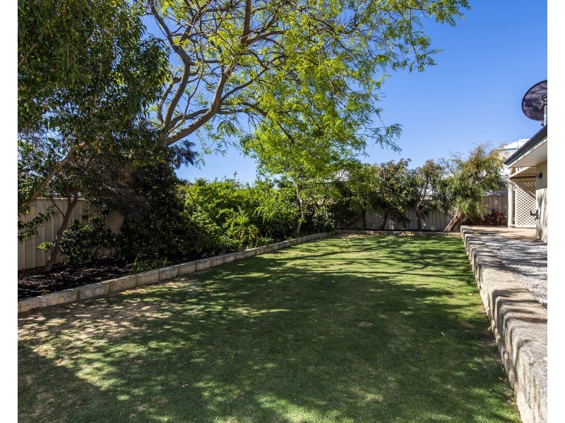 10 Batavia Avenue, Wannanup WA 6210