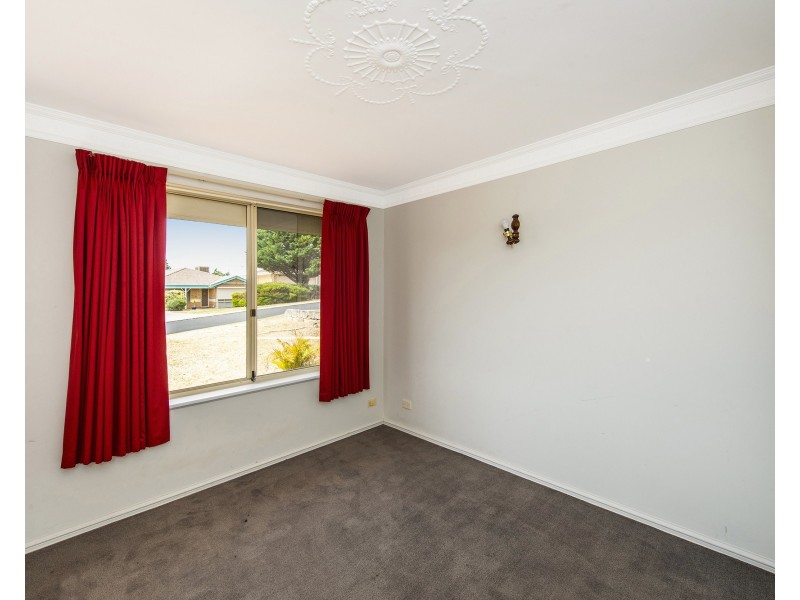 5 Berrigan Row, Halls Head WA 6210