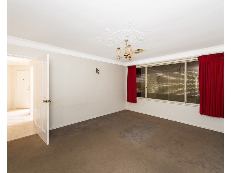 5 Berrigan Row, Halls Head WA 6210