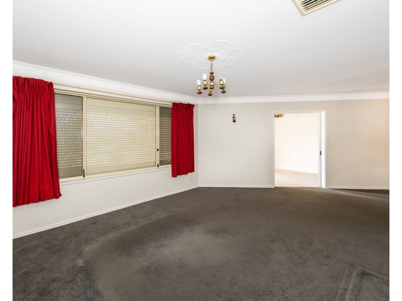 5 Berrigan Row, Halls Head WA 6210