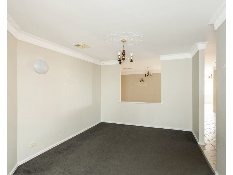 5 Berrigan Row, Halls Head WA 6210