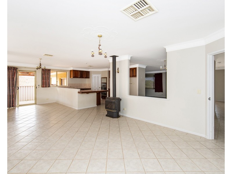 5 Berrigan Row, Halls Head WA 6210