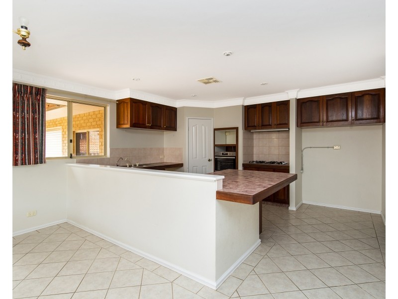 5 Berrigan Row, Halls Head WA 6210