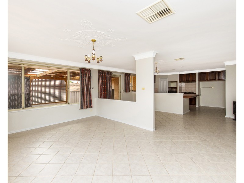 5 Berrigan Row, Halls Head WA 6210