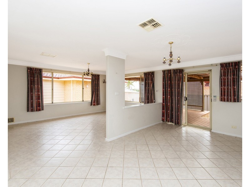 5 Berrigan Row, Halls Head WA 6210