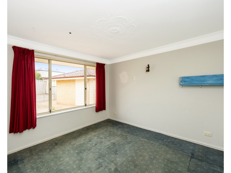 5 Berrigan Row, Halls Head WA 6210