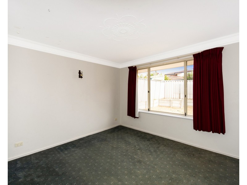 5 Berrigan Row, Halls Head WA 6210