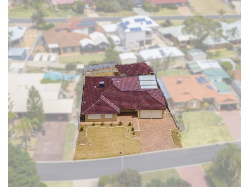 5 Berrigan Row, Halls Head WA 6210