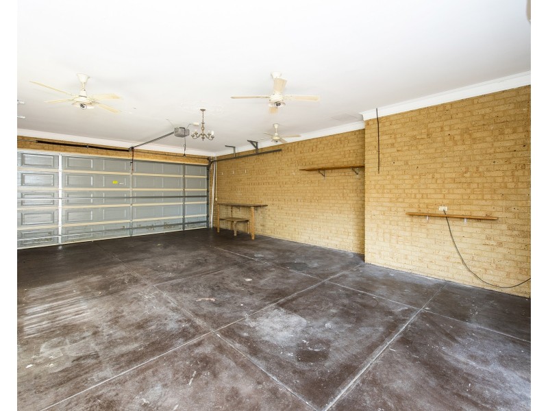 5 Berrigan Row, Halls Head WA 6210