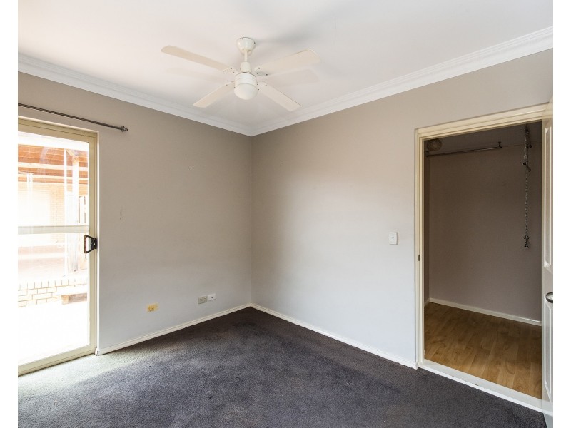 5 Berrigan Row, Halls Head WA 6210