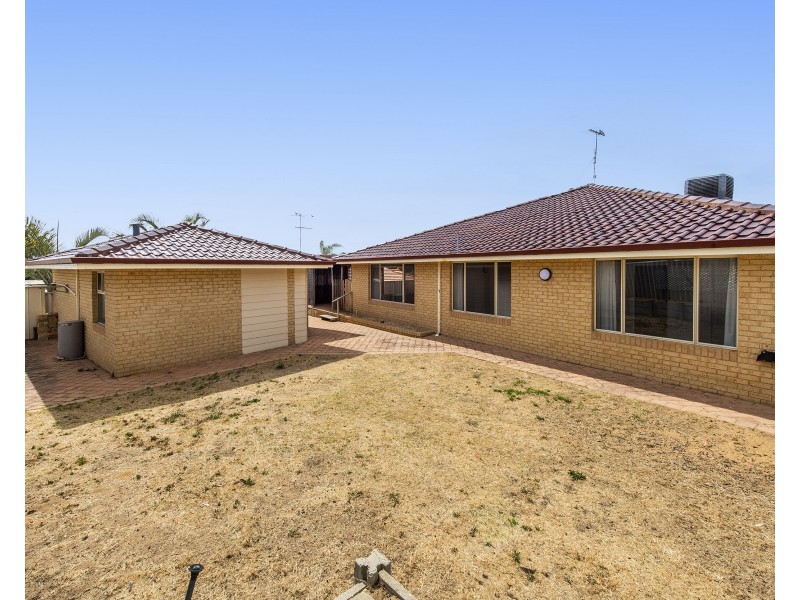 5 Berrigan Row, Halls Head WA 6210
