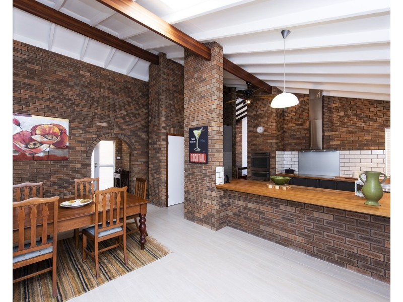 4 Sussex Place, Halls Head WA 6210