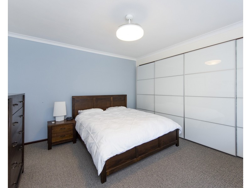 4 Sussex Place, Halls Head WA 6210