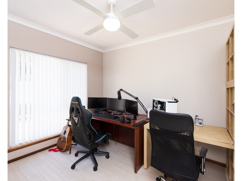 4 Sussex Place, Halls Head WA 6210