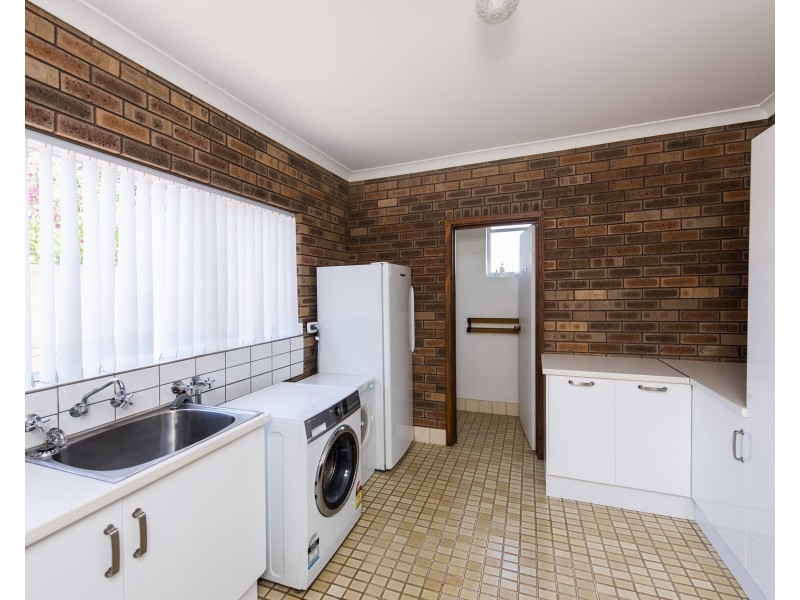 4 Sussex Place, Halls Head WA 6210