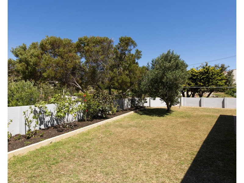 4 Sussex Place, Halls Head WA 6210