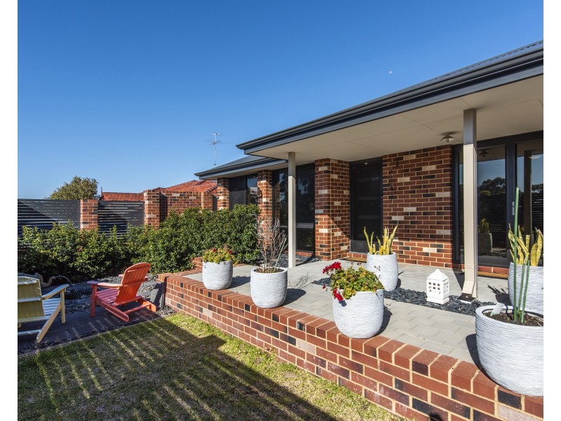 69 Peelwood Parade, Halls Head WA 6210