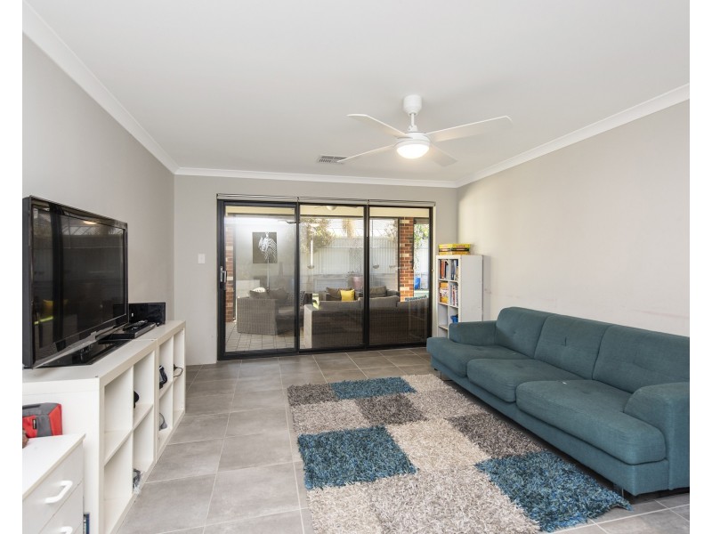 69 Peelwood Parade, Halls Head WA 6210