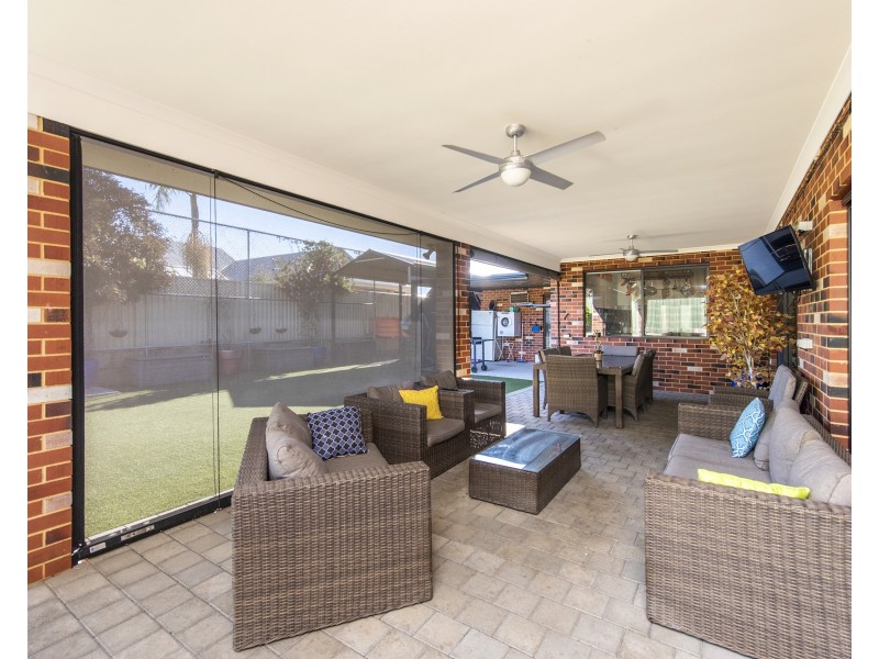 69 Peelwood Parade, Halls Head WA 6210