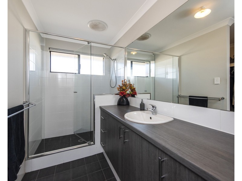 69 Peelwood Parade, Halls Head WA 6210