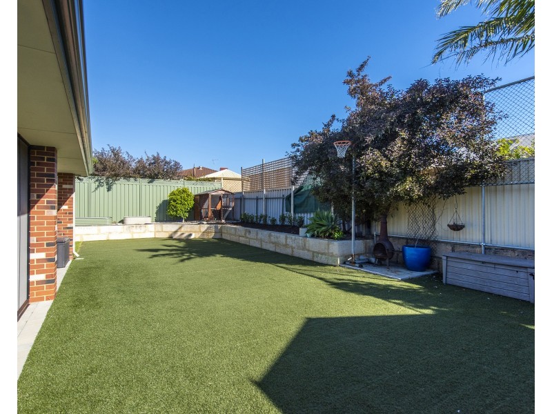 69 Peelwood Parade, Halls Head WA 6210