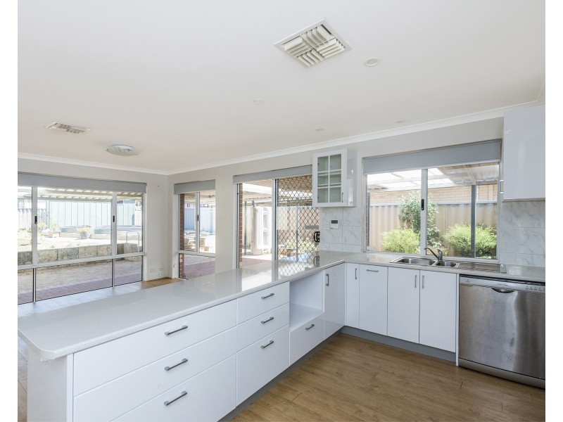 11 Dunbar Court, Meadow Springs WA 6210