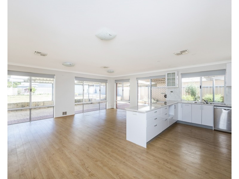 11 Dunbar Court, Meadow Springs WA 6210