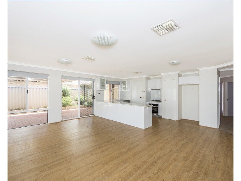 11 Dunbar Court, Meadow Springs WA 6210