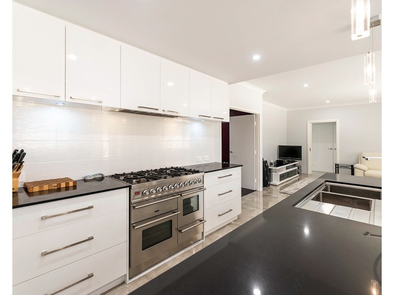 100 Ocean Road, Dawesville WA 6211